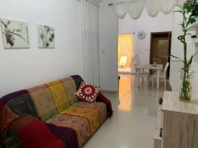 A lovely ground floor apartment, 15 minutes by car from the airport and 2 minutes walk to the beach.